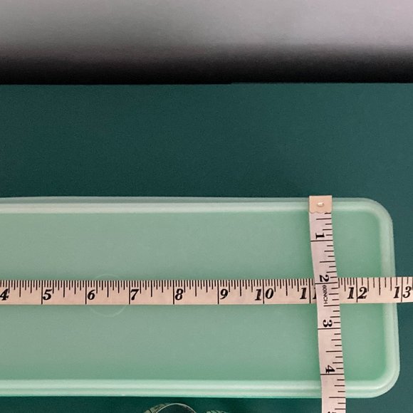 Tupperware Set of Two Containers Celery Crisper & Bread Keeper - Picture 6 of 10